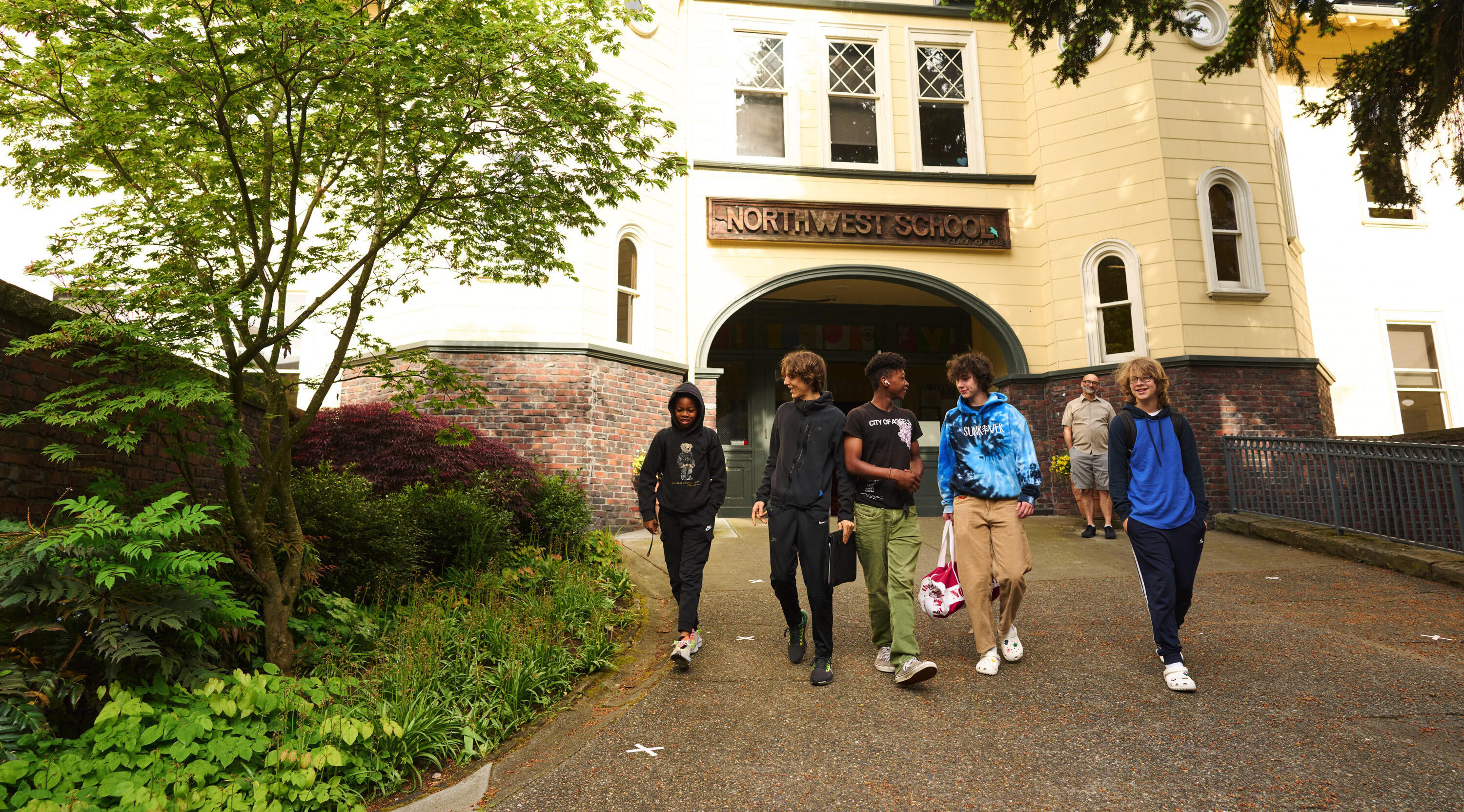 世界15ヵ国から集まる多様な生徒たちとの国際的な学びの場